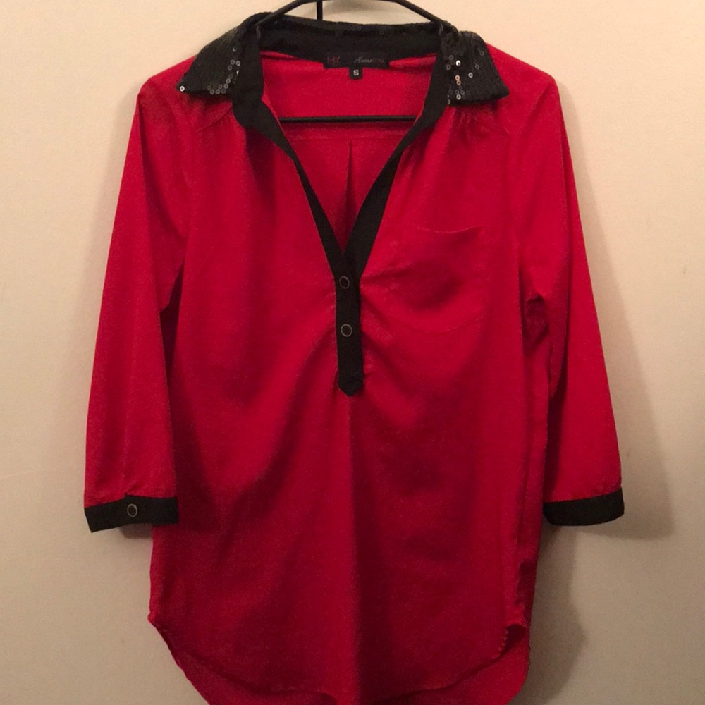 3/4 sleeve Blouse perfect for Christmas!